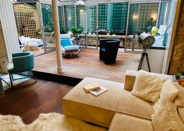 Villa Lepic, Luxury Flat In Montmartre With Private Terrasse-Appartement Entier